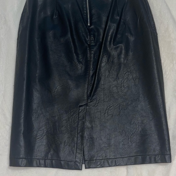 Zara Black Faux Leather Skirt - Picture 4 of 4